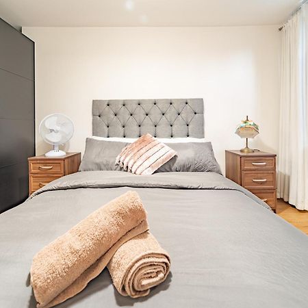 Modern Flat In Prime Location Near Shoreditch & Brick Lane ロンドン エクステリア 写真